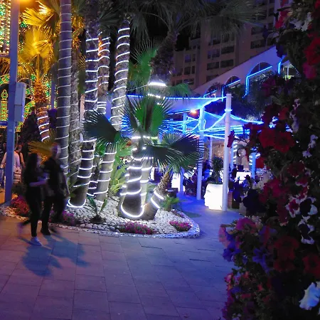 Varios Con 2 Dorm En Marina Dor , La Playa De Amplaries 47 , Vista Lateral Al Mar